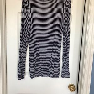 Long sleeve lightweight top